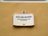 E9257344.jpg